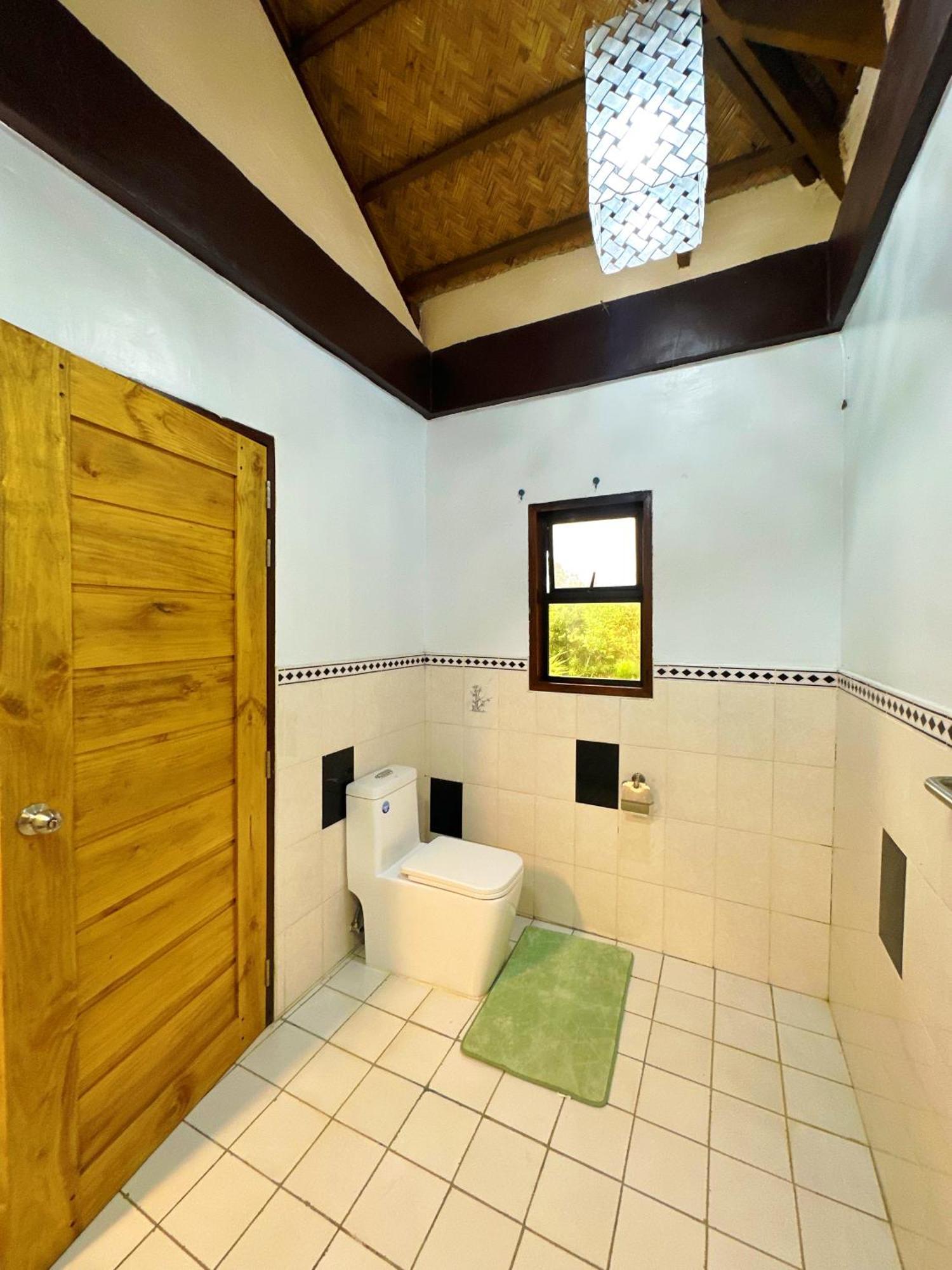 Casa Rosa Inn And Restaurant Тайтай Екстериор снимка