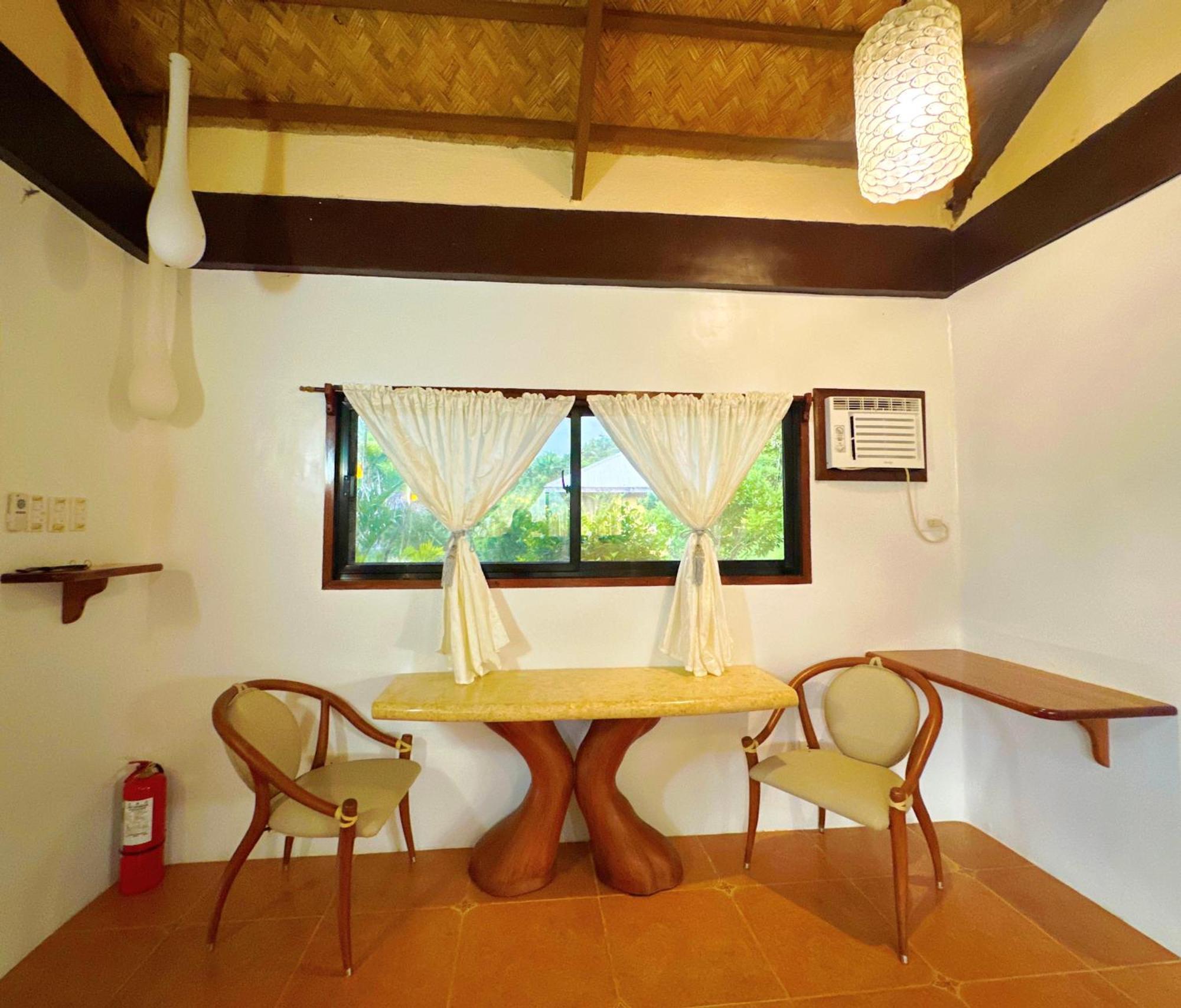Casa Rosa Inn And Restaurant Тайтай Екстериор снимка