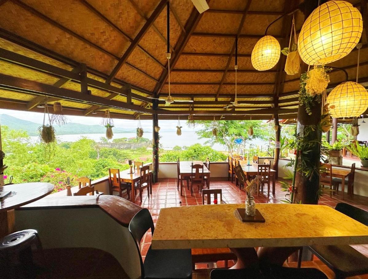 Casa Rosa Inn And Restaurant Тайтай Екстериор снимка